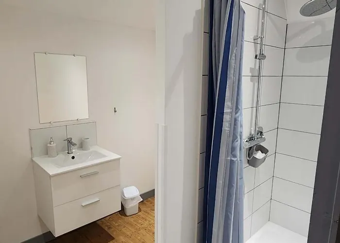 Renovated House With 4 Private