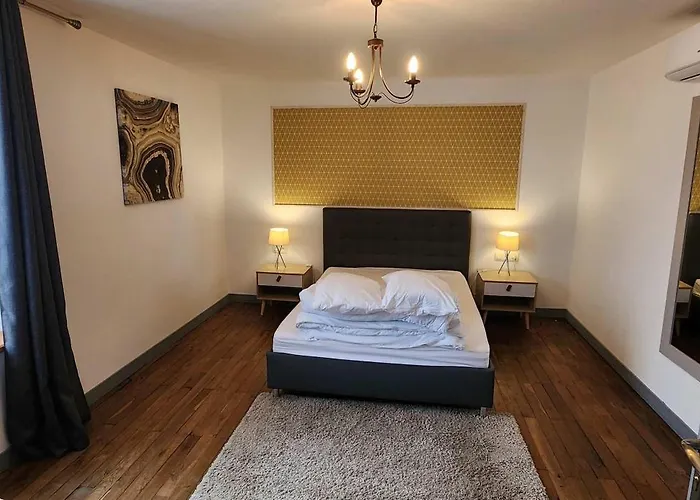 Renovated House With 4 Private *