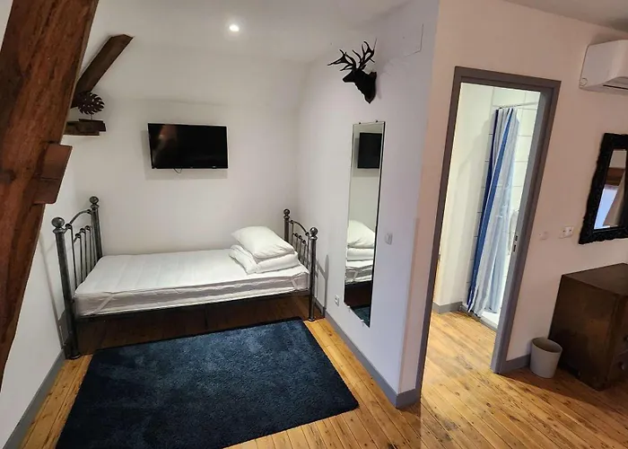 Renovated House With 4 Private